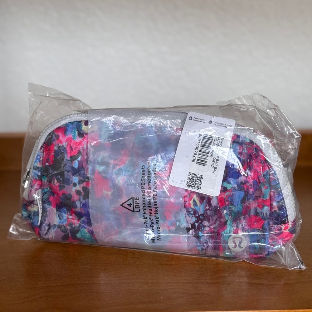 LULULEMON EVERYWHERE BELT BAG LONG STRAP 1L LIMITED EDITION MINT
